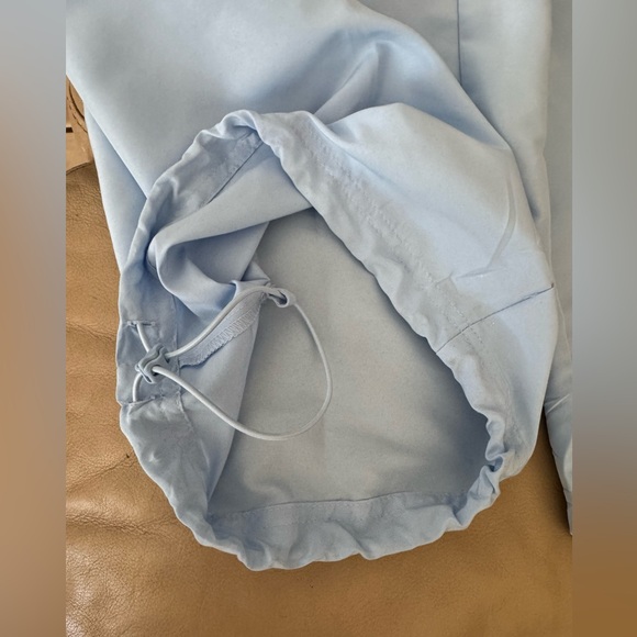 adidas Originals Essentials Woven Cargo Pants. Size XL. MSRP $75 - Picture 10 of 17